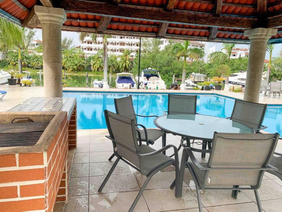 Chic Lagoon Front Villa By Casa Paraiso Канкун Екстер'єр фото