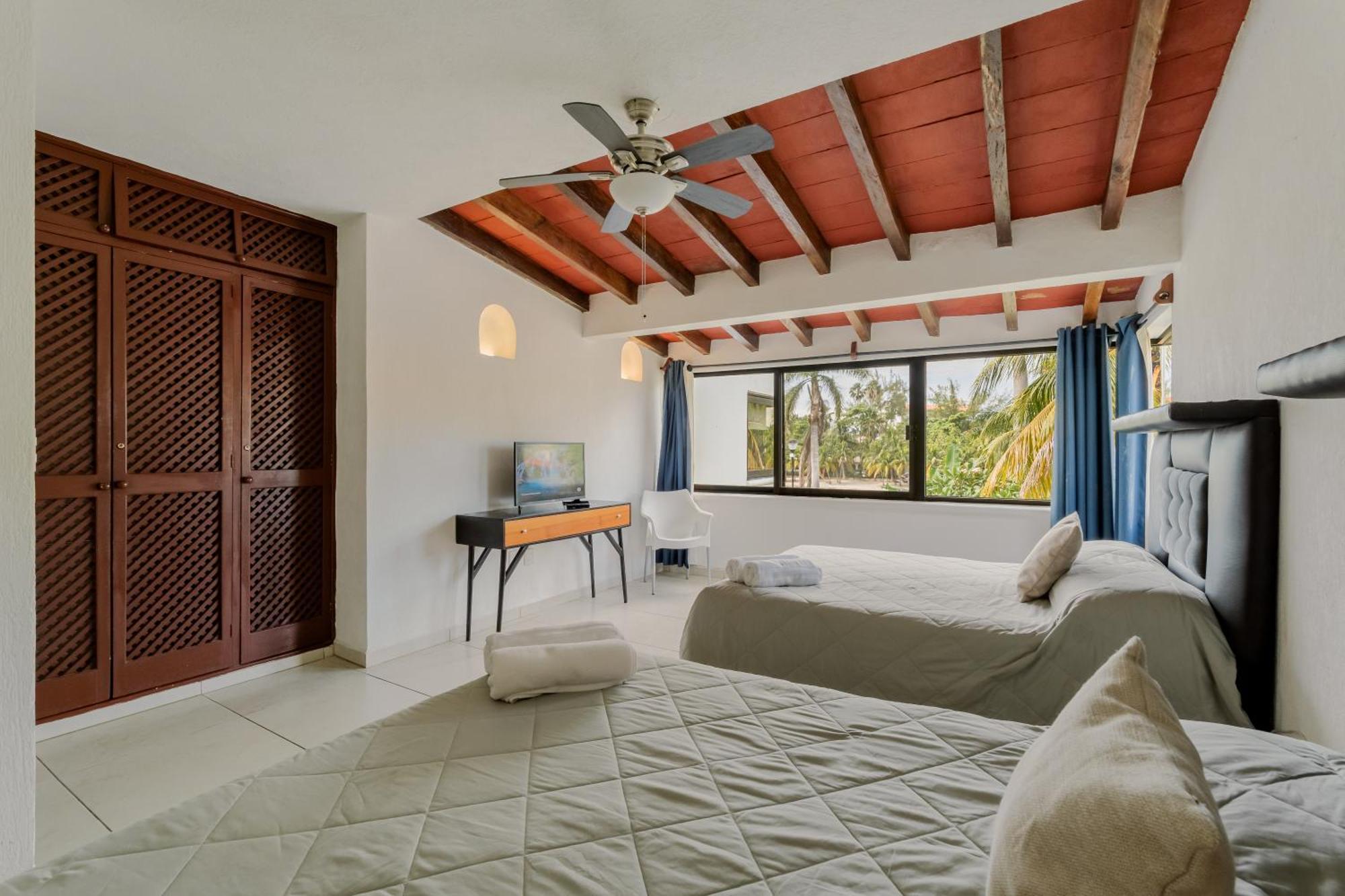 Chic Lagoon Front Villa By Casa Paraiso Канкун Екстер'єр фото