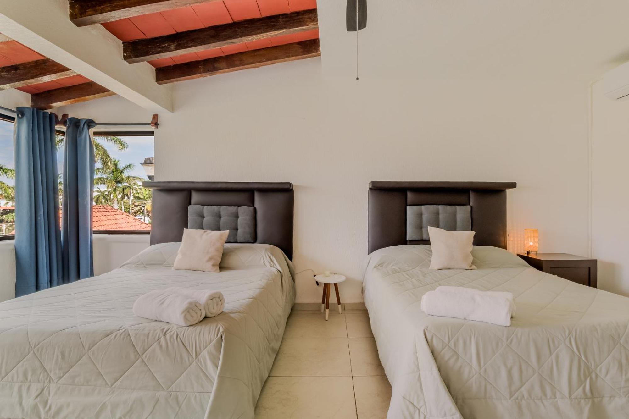 Chic Lagoon Front Villa By Casa Paraiso Канкун Екстер'єр фото